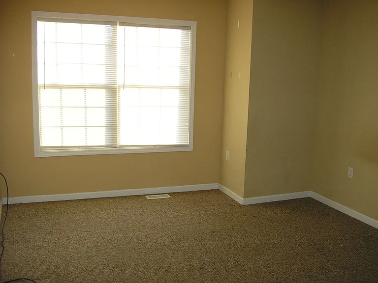 109 Hillridge Ct #D — Photo 6
