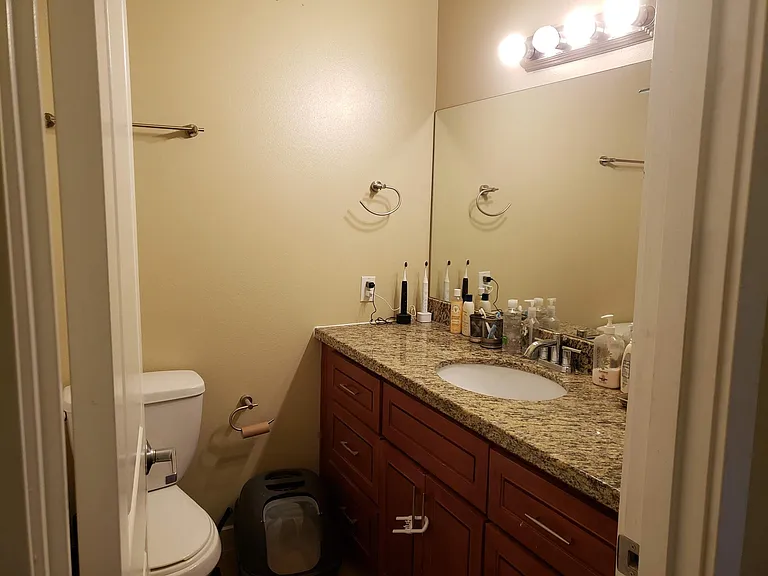 9933 NE 1st St #2 — Photo 9
