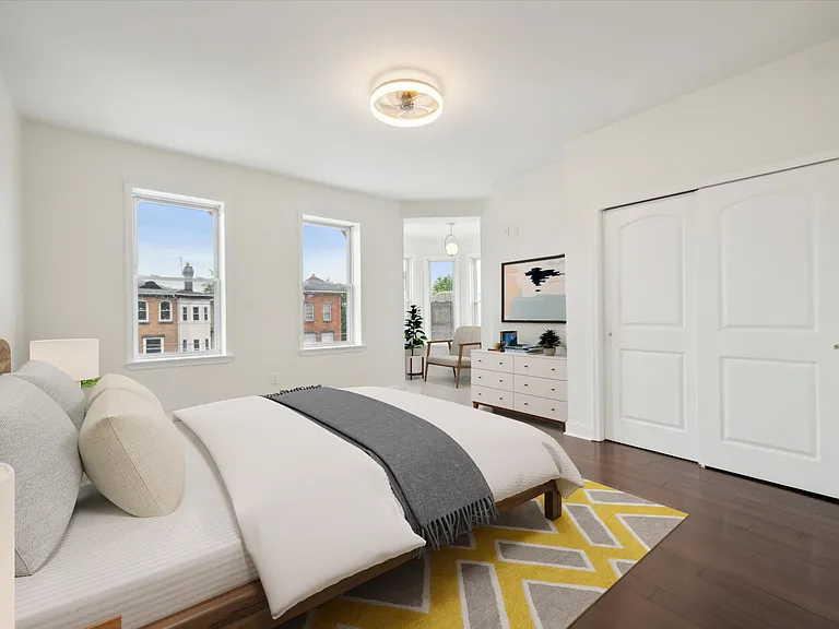 4911 Warrington Ave — Photo 53