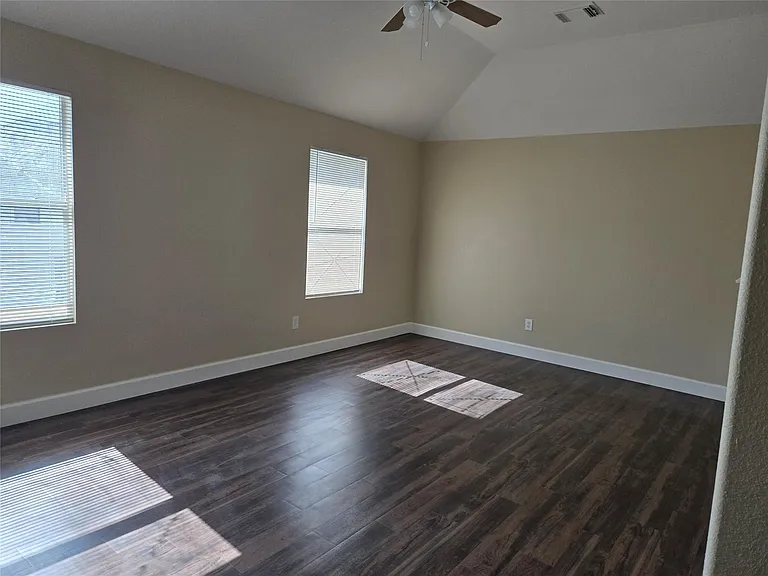 15427 Fir Woods Ln — Photo 10