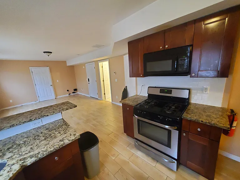 81 Summer Ave #3 — Photo 14