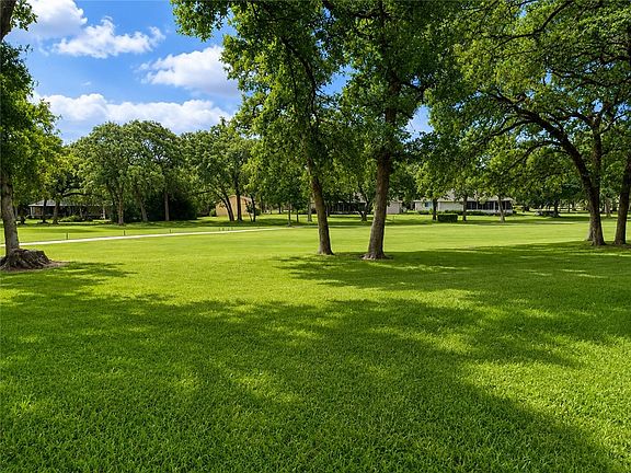 3rd image of 42 Golfview Dr