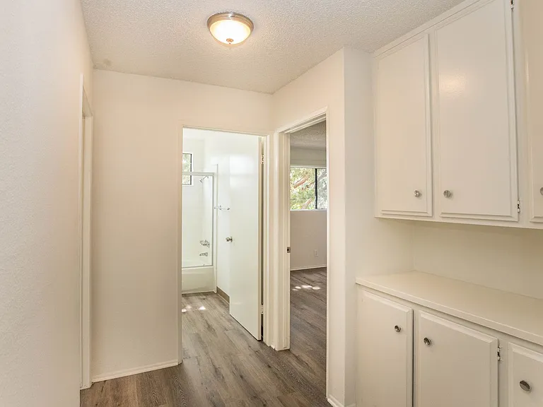 1229 Princeton St #4 — Photo 10
