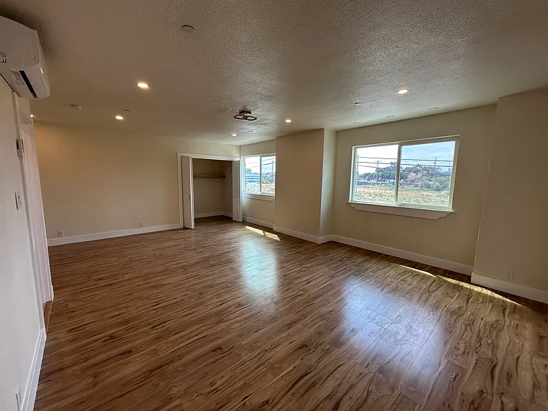 236 Vernon Ave #1 — Photo 7
