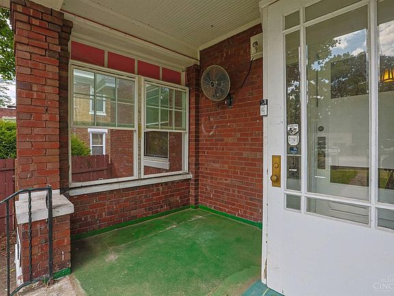 3rd image of 2916 Harrison Ave