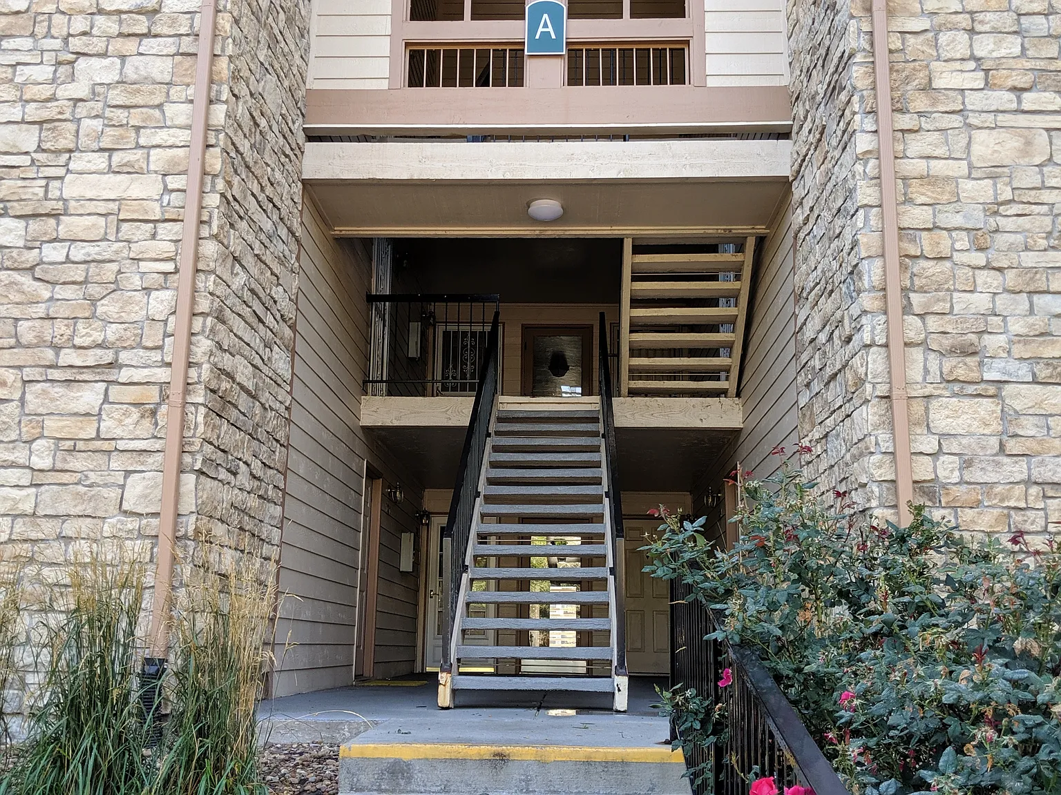 2 bed, 725 sqft, $1,595 — Photo 1