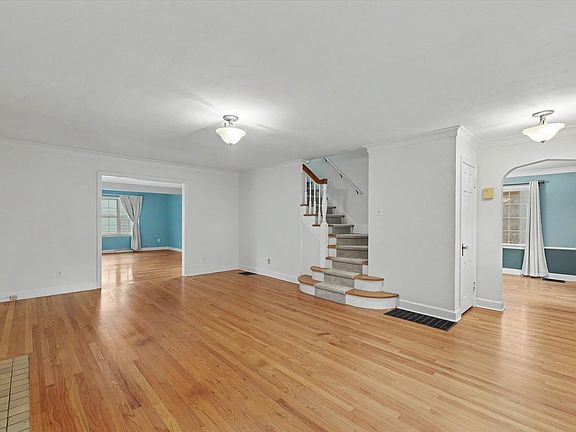 5th image of 611 S James St