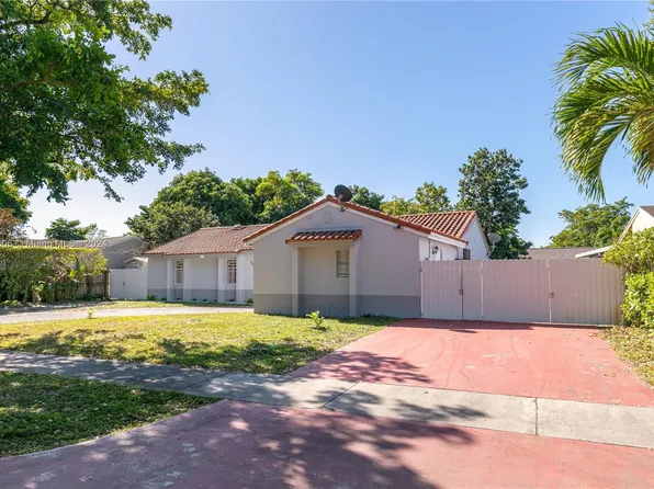 19662 NW 62nd Ct, Hialeah, FL 33015