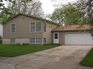 424 W Summit Ct, Crown Pt, IN 46307