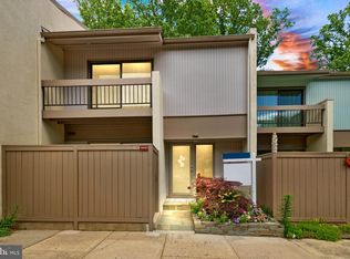 11645 Newbridge Ct, Reston, VA 20191