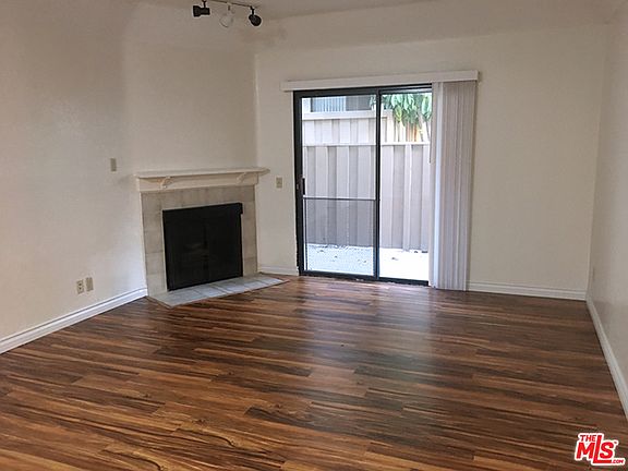 3rd image of 22725 Lakeway Dr Unit 395