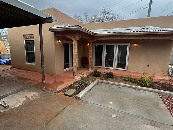 2nd image of 206 Girard Blvd SE #2