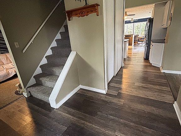 5th image of 23760 Emmons Rd