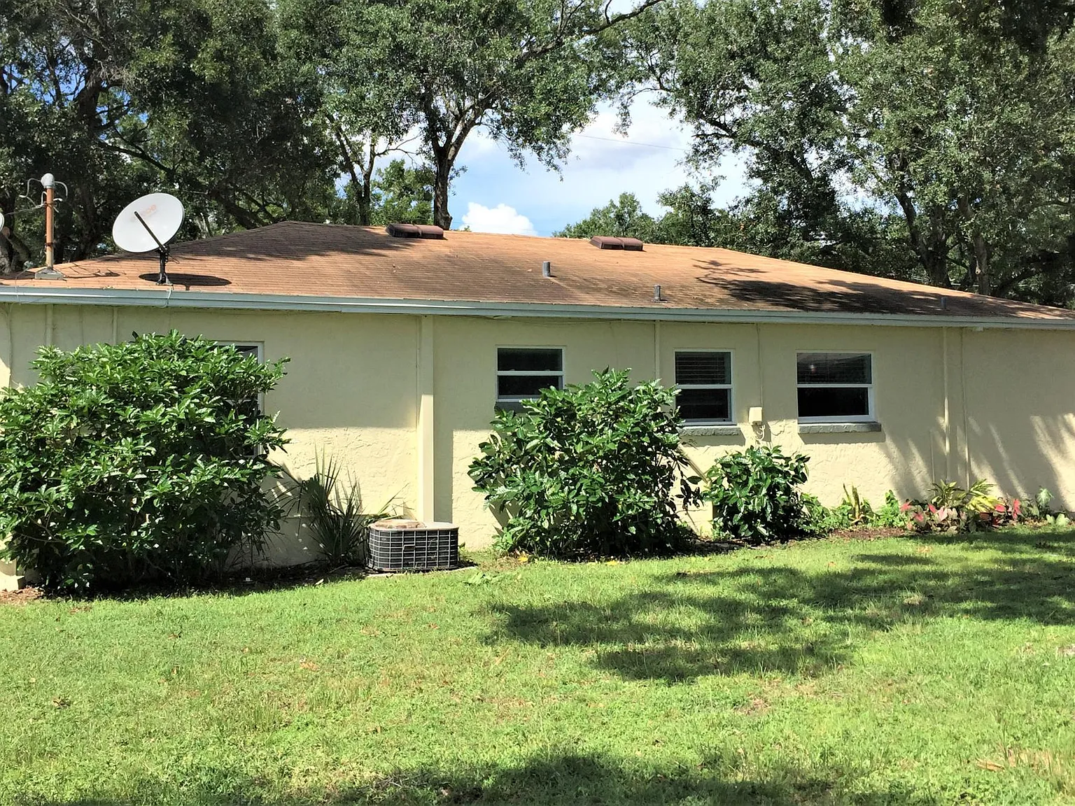 3 bed, 1185 sqft, $2,850 — Photo 2