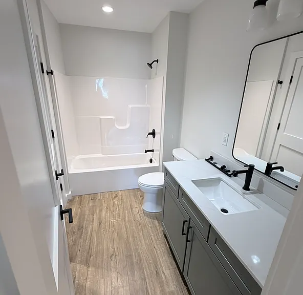 345 Main St #302 — Photo 3