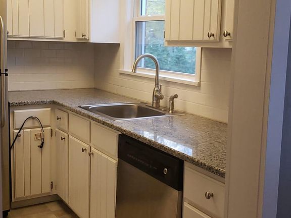 5th image of 1712 Sunview Rd