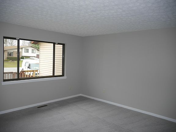 2nd image of 129 Laurel Dr SW