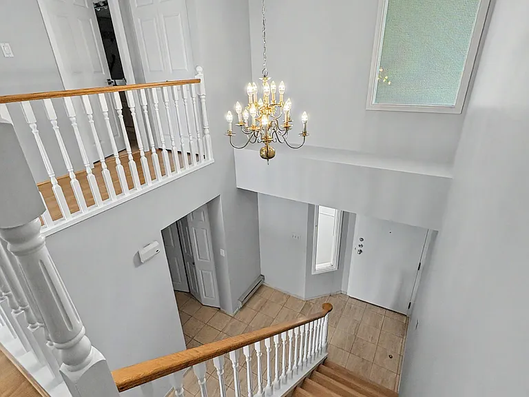 5733 Cambie St — Photo 79
