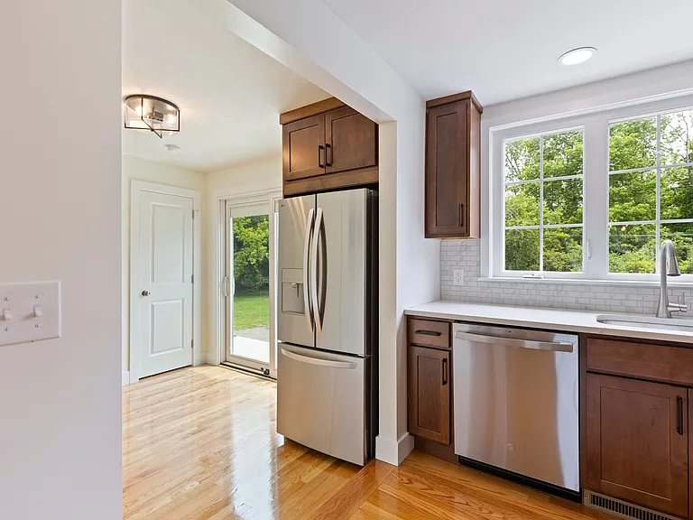 116 Winchester Dr — Photo 8
