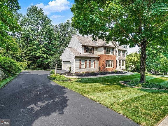 4th image of 410 Sarah Woods Dr