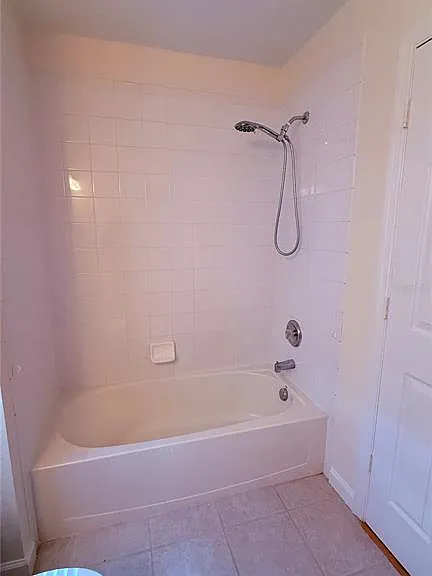 2529 Galliano Cir — Photo 28
