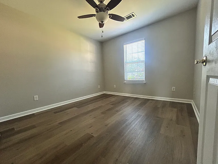 13902 Chrys Cv — Photo 21