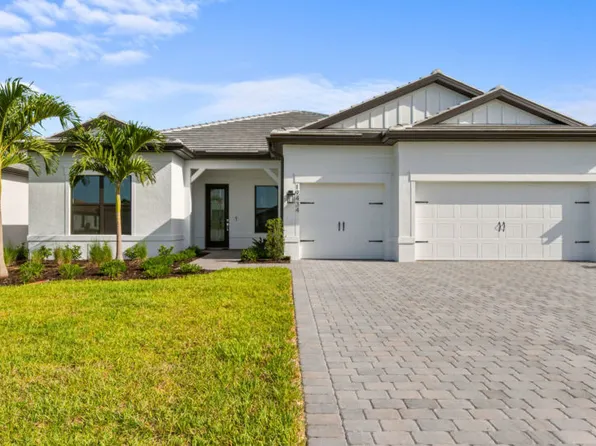 19434 Hinkley Dr, Estero, FL 33928