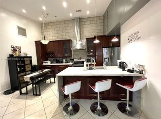 2754 N Nob Hill Rd, Sunrise, FL 33322