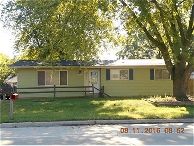 2nd image of 4625 Charles St