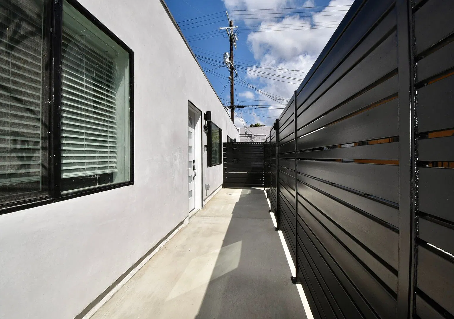 1415 — Photo 3