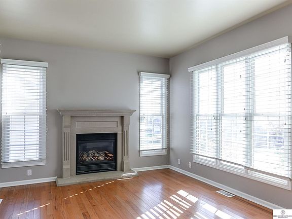 5th image of 14616 Stone Ave