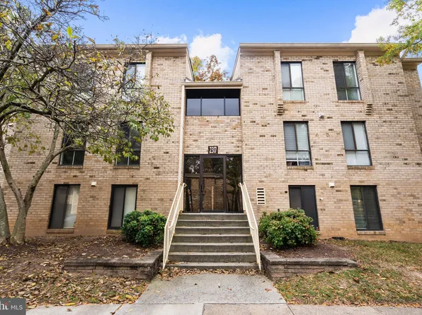 2317 Freetown Ct #2B, Reston, VA 20191