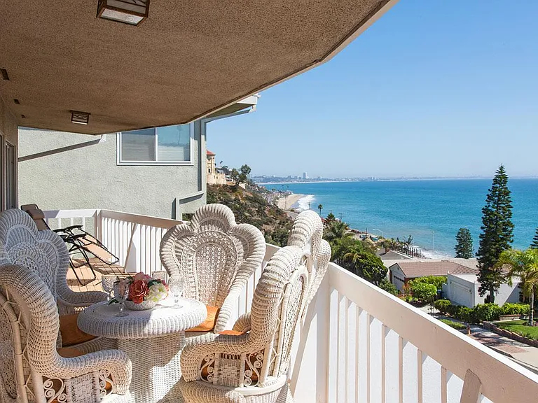 18109 Coastline Dr — Photo 11