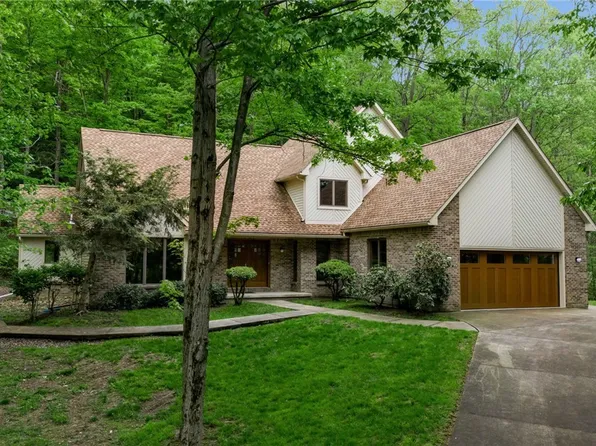 7239 S Abbott Rd, Orchard Park, NY 14127