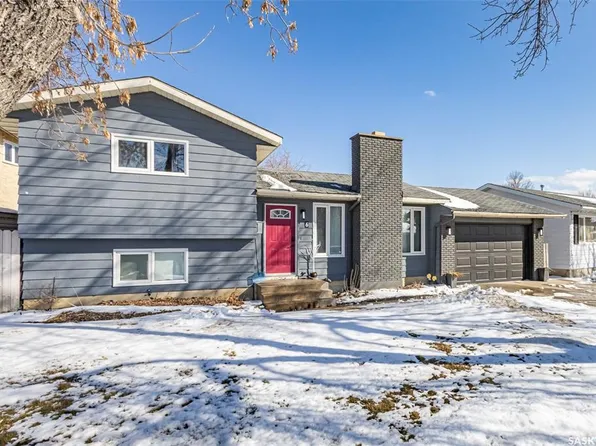 6 Diggle PLACE, Saskatoon, SK S7M 4J9
