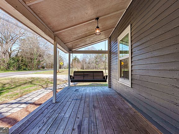 4th image of 1531 Farmington Rd