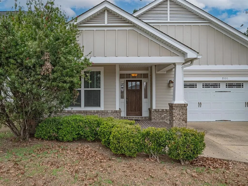 4 bed, 2066 sqft, $3,250 — Photo 2
