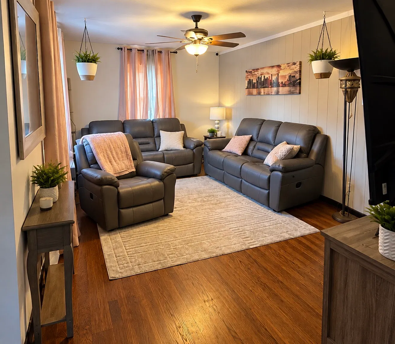 3 bed, 1.5 bath, 1600 sqft, $2,100 — Photo 3