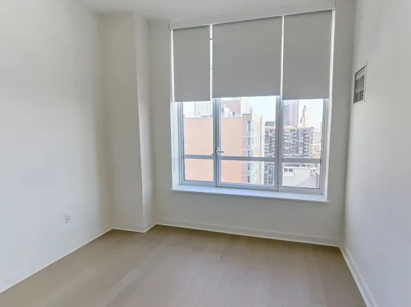 45 Hoyt Street image 4 of 7