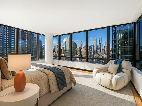 1113 York Avenue image 1 of 18