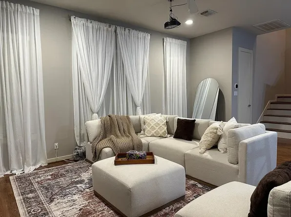 4422 Center St, Houston, TX 77007