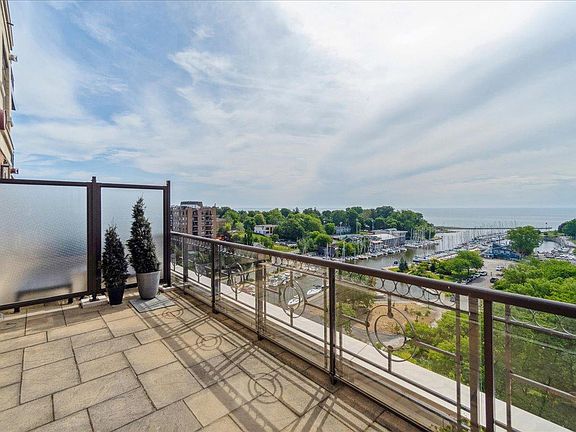 2nd image of 111 Forsythe St #1002