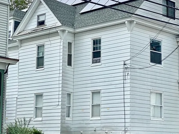 161 School St, Lowell, MA 01854