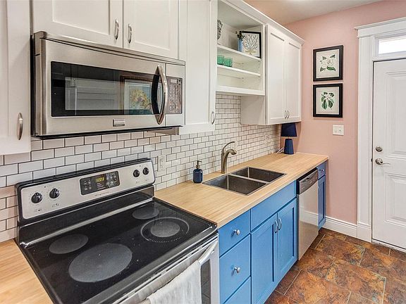 3rd image of 4101 Magnolia Ave #307