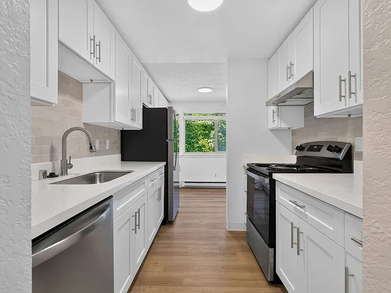 Lawton Park Villas- One month free- 2 Bed / 2 Bath Space to Live, Room to Breathe, All Yours. Mag... — Photo 16