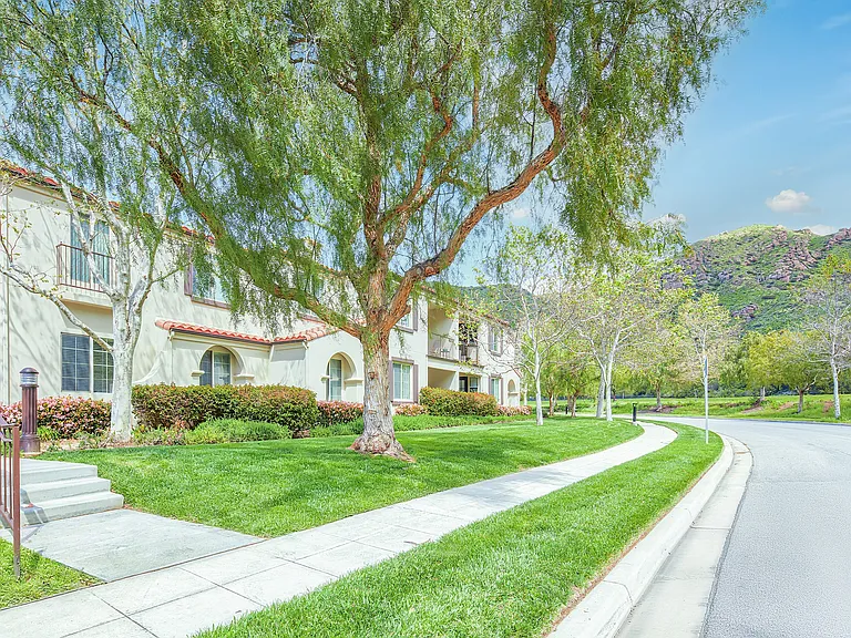 Mission Hills — Photo 8