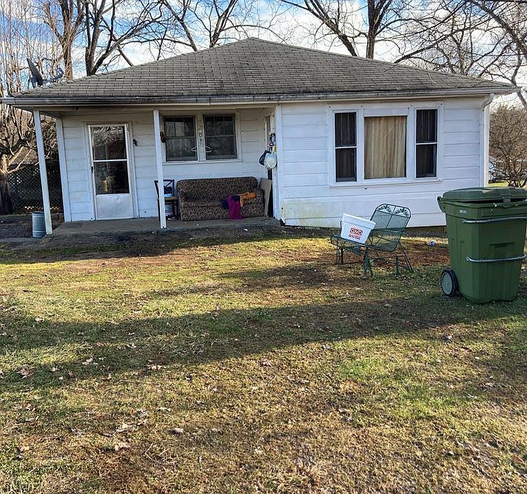 1st image of 601 W Charles St