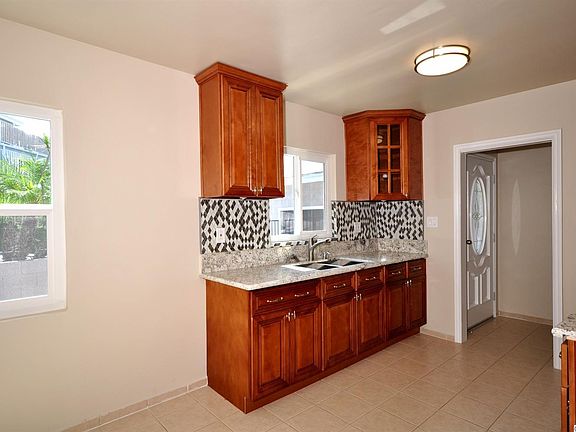5th image of 2917 Adkins Ave