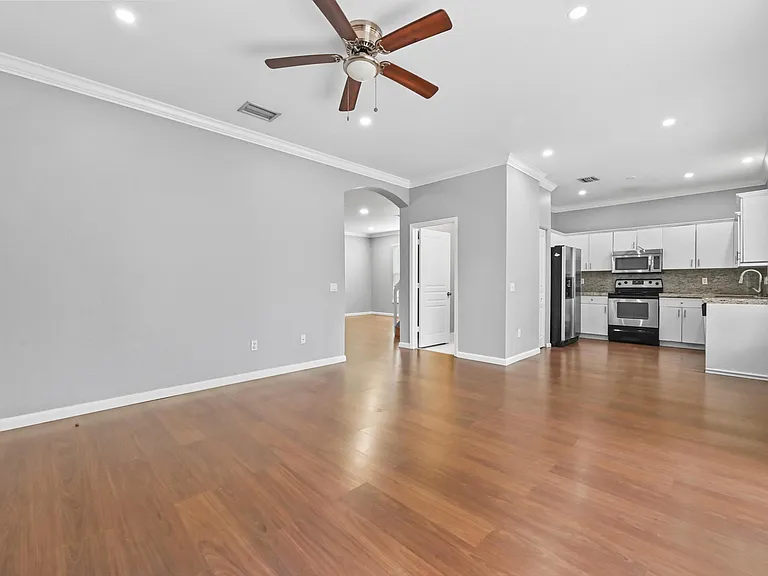 5049 Starblaze Dr — Photo 10