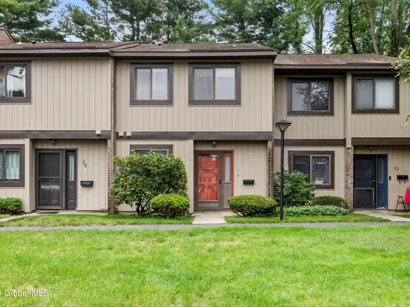 34 Point Of Woods Drive, Albany, NY 12203